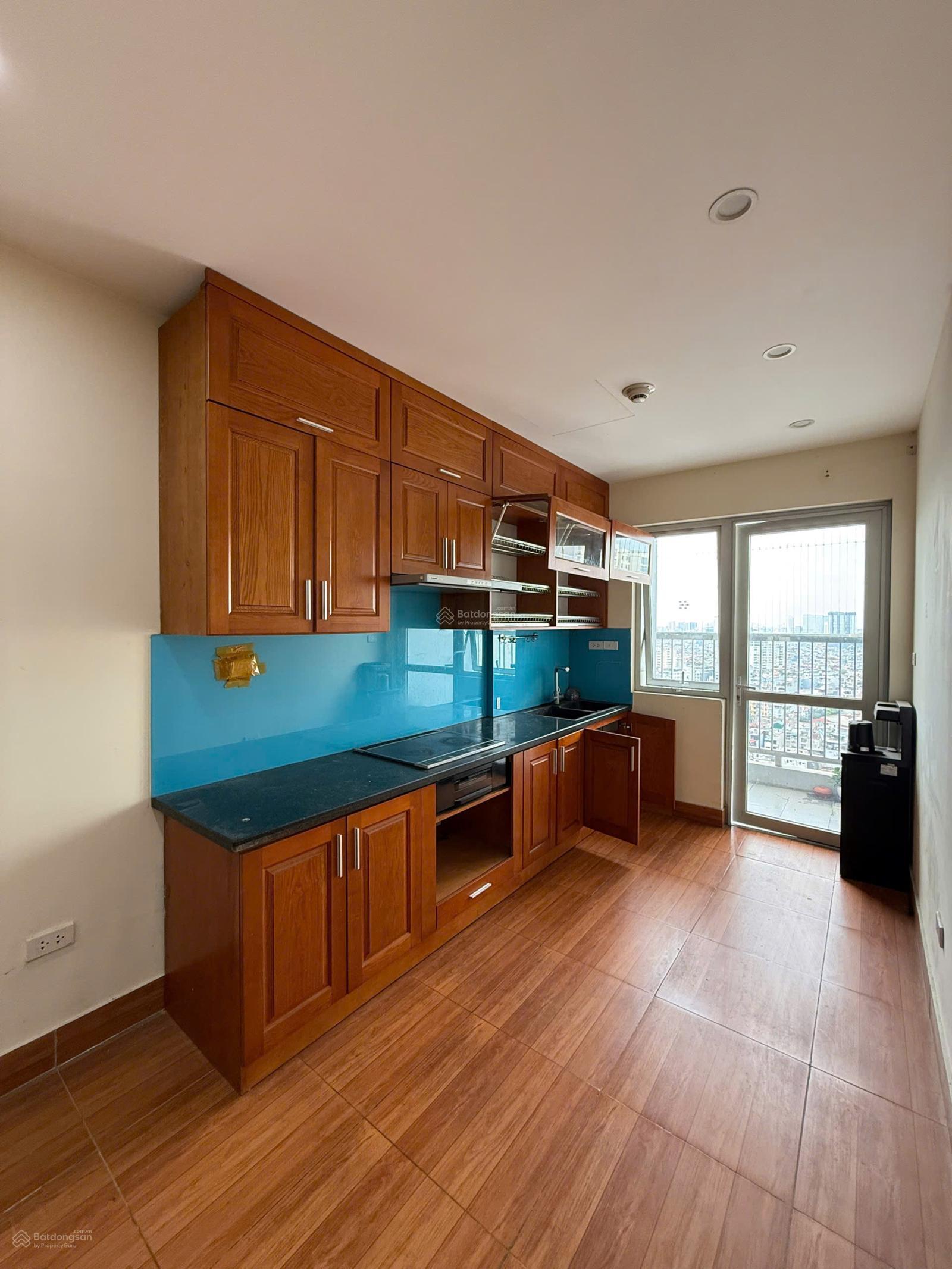 Cho thuê căn 2 ngủ góc- 75m2 tòa CT2, không đồ, giá chỉ 11tr/tháng. LH em Tài: 0813 489 ***