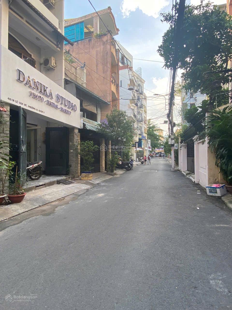 Bán nhà hẻm 10m Lê Văn Sỹ 5,5x20m, 3 lầu, sân thượng, giá chỉ 27 tỉ Bán nhà hẻm 10m Lê Văn Sỹ 5,5x20m, 3 lầu, sân thượng, giá chỉ 27 tỉ