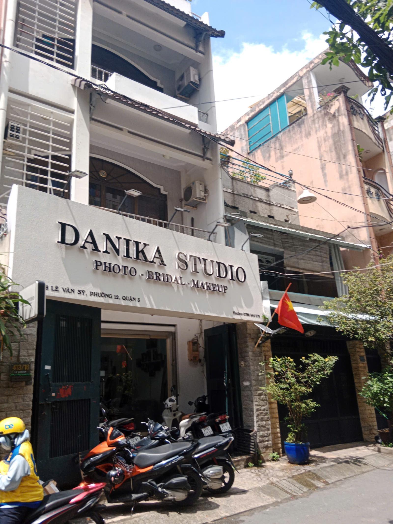 Bán nhà hẻm 10m Lê Văn Sỹ 5,5x20m, 3 lầu, sân thượng, giá chỉ 27 tỉ Bán nhà hẻm 10m Lê Văn Sỹ 5,5x20m, 3 lầu, sân thượng, giá chỉ 27 tỉ