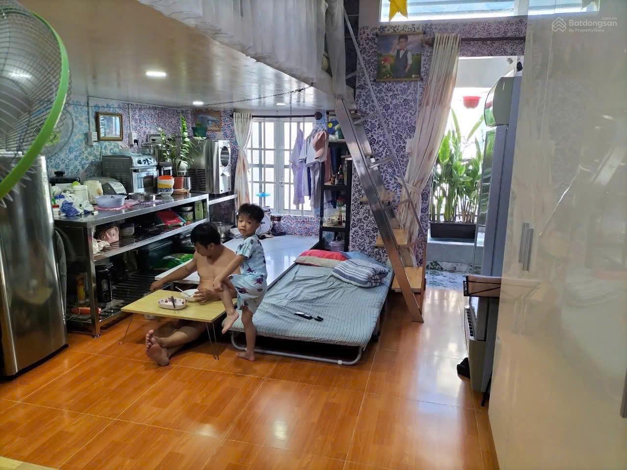 Bán nhà 4 tầng, ngang 4.2m Bông Sao P5 - Q8