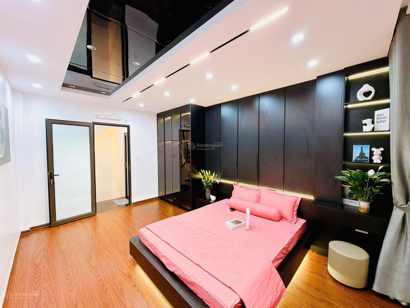 Thịnh Quang - nhà đẹp full nội thất - Diện tích 40m2 * 5 tầng - MT 3.8m - Giá 7.5 tỷ TL - Gần ô tô