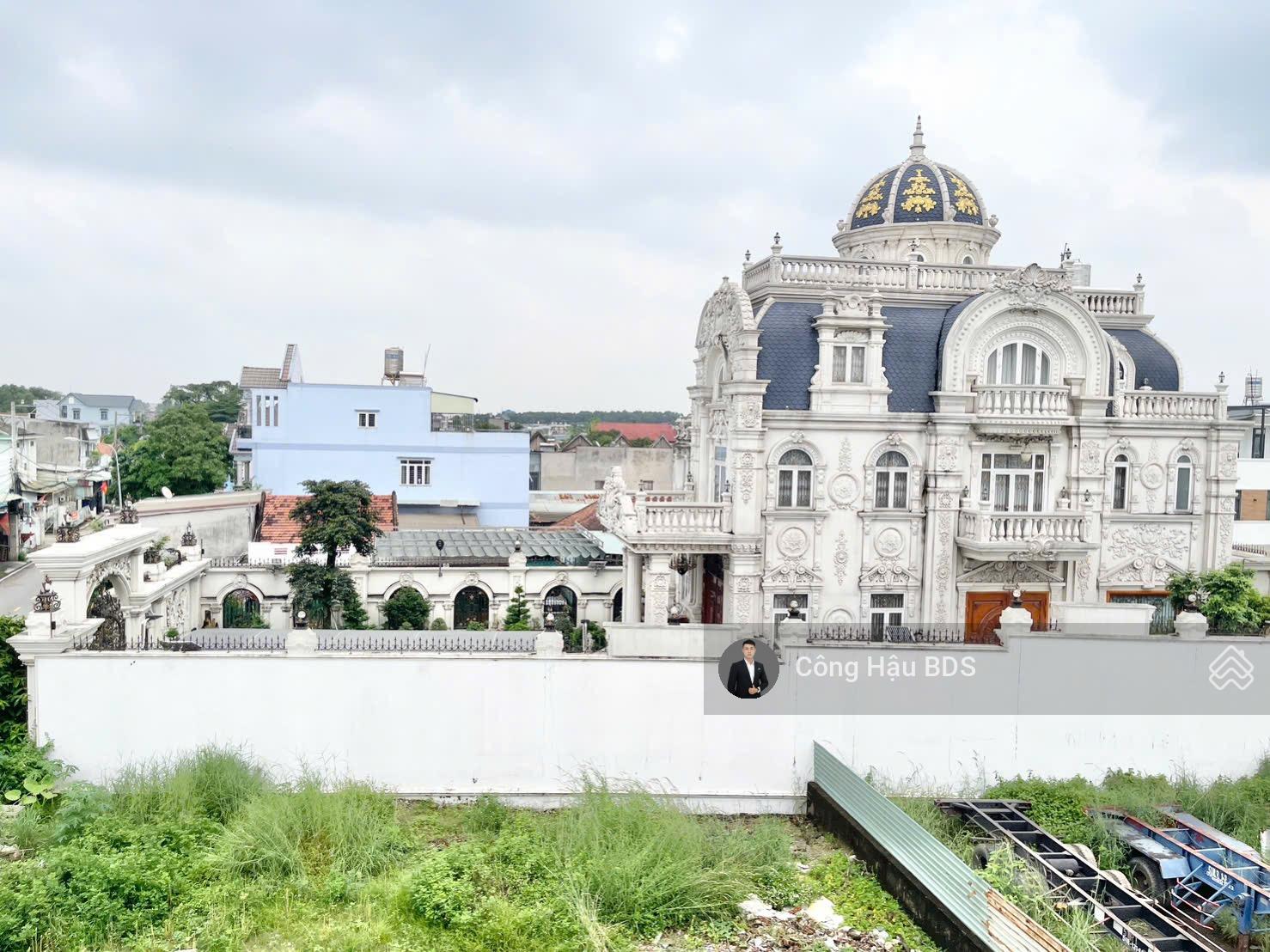 Nhà 3 Tầng MT Bùi Thị Cội. Dĩ An. Gồm 3PN- 3WC. Sân Xe Hơi. Sổ Hoàn Công. DT: 82M2. Giá: 5.5 Tỷ Tl