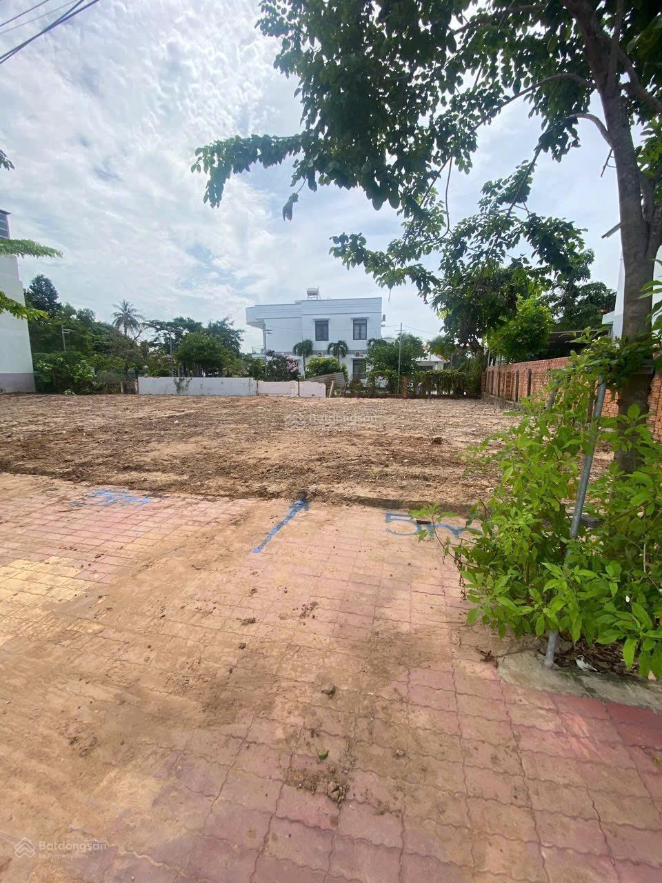 BÁN ĐẤT MẶT TIỀN KINH DOANH LÊ CHÍ DÂN - TP THỦ DẦU MỘT GIÁ 3 TỶ350 / 97m2 thổ cư