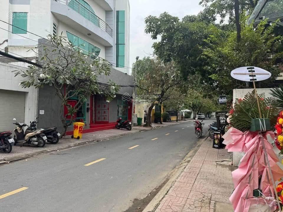 Bán lô góc 2 mặt tiền Phường Thảo Điền, quận 2