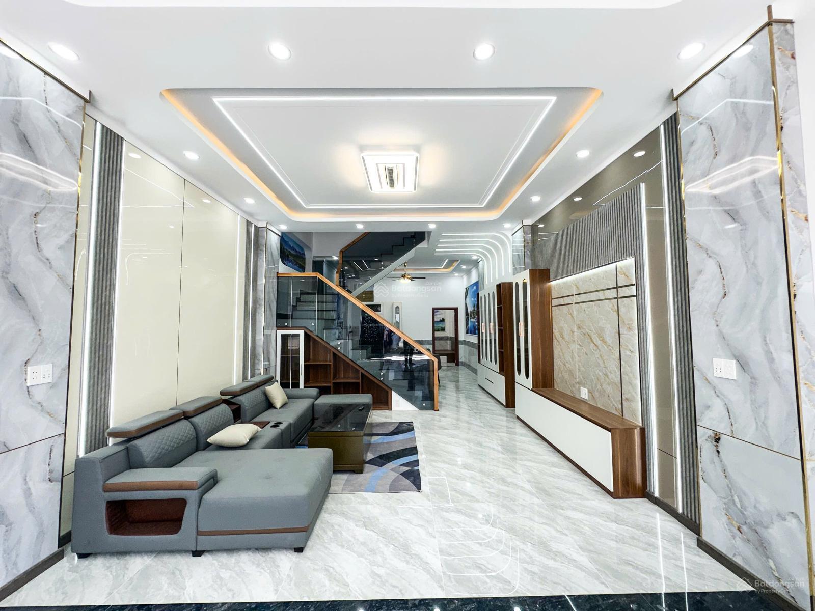 Chủ gửi bán nhà 1 trệt 2 lầu 3 tấm đúc KDC cổng sau Cty Pouchen P. Hoá An