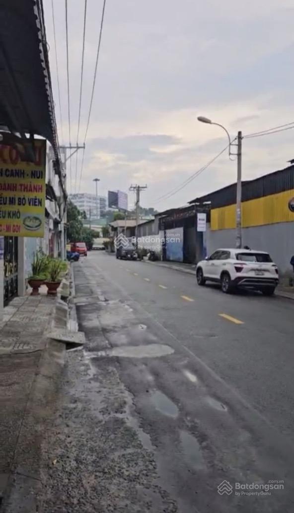 Nhà xưởng chính chủ gủi cần bán gấp thuộc phường đông hung thuận Q12 dt: 57 x 45m giá 65ty