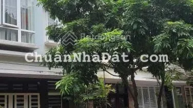 CC bán Lk Vigalcera Xuân Phương. DT 100m x 5 tầng. MT 5M. Đường 15m. Giá 19,5 tỷ. LH: 0964 769 ***