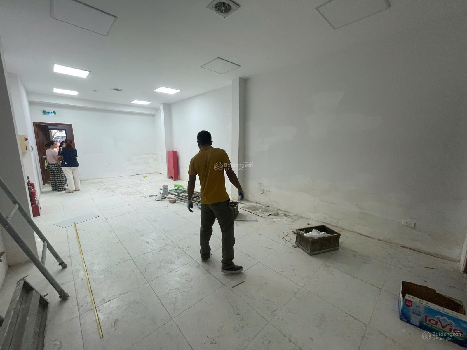 Cho thuê nhà MP Yết Kiêu: 90m2 x 7 tầng, MT: 5m, nguyên căn, PCCC, thang máy. LH: 097557067