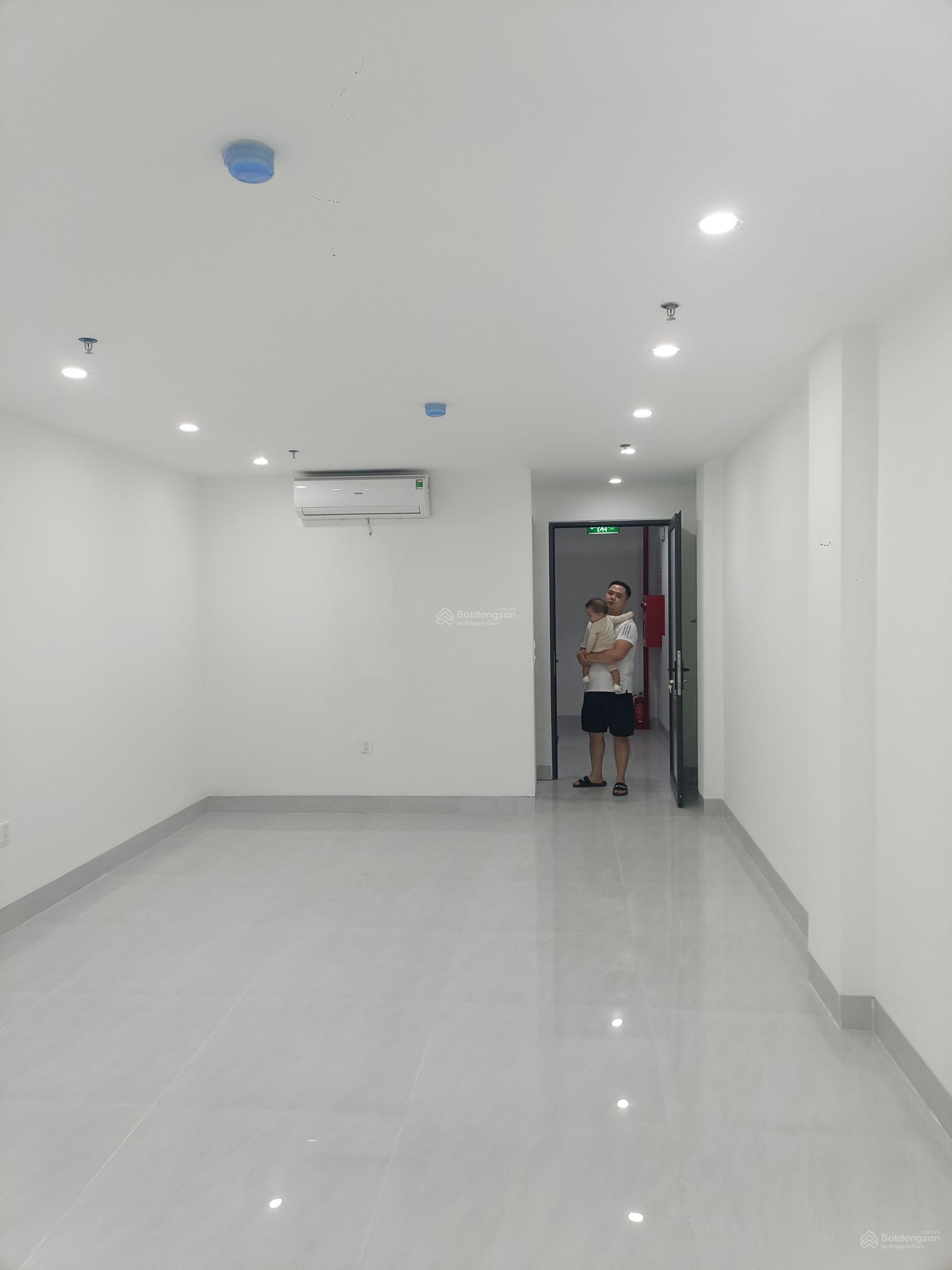 Cho thuê nhà Phú Diễn, BTL	DT 60m, 6 tầng, MT 4m, chia 2P/tầng, thang máy + vs giữa, điều hòa. nl