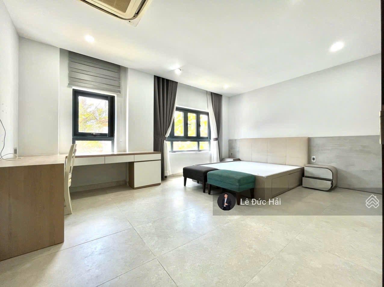 Cho thuê biệt thự rộng có thang máy trung tâm quận 7 trong KĐT PMH - giá thuê 77tr/th