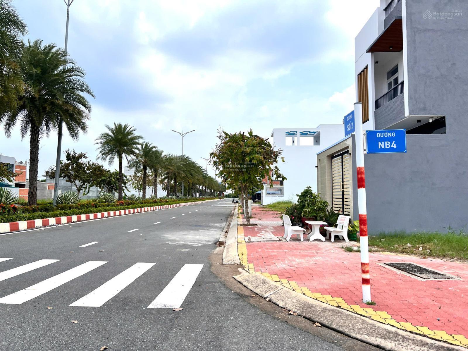 Bán nền đẹp đối diện công viên và kênh cảnh quan