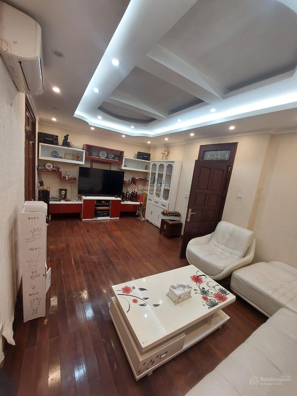 Cho thuê nhà mặt đường sa đôi,90m * 4 tầng,mặt tiền 6m giá 25 triệu,LH 0968 120 ***