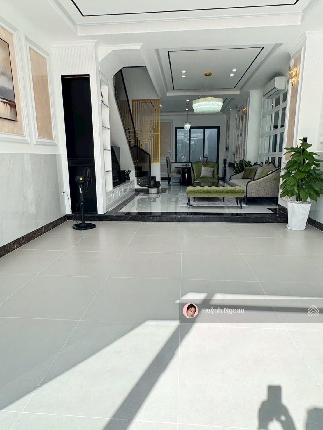 Bán nhà 4lầu full nội thất cao cấp khu dân cư Anh Tuấn Nhà Bè giá 9tỷ800 DT 83m2. LH 0909 519 ***