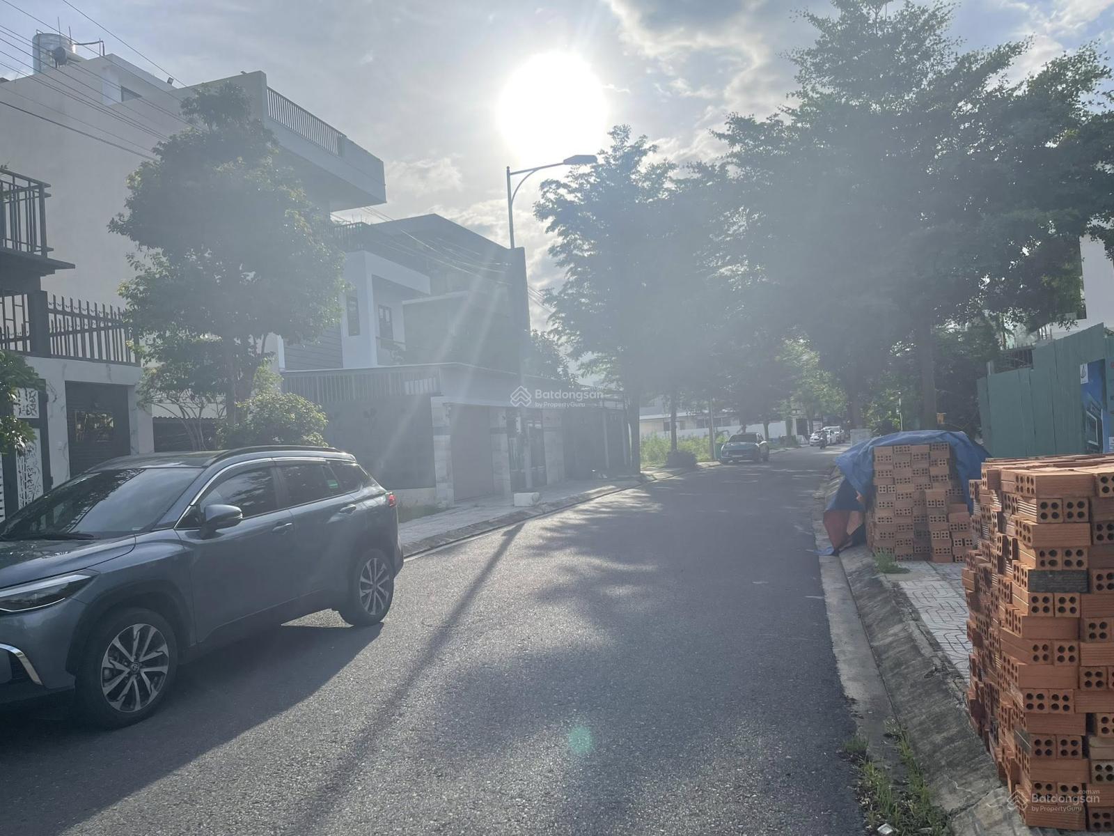 Biệt thự gói 3 Mỹ Gia. DT 195m2 ngang 10m Giá 52.5tr/m2 bao hết LH: 0901 920 *** (LV chính chủ) Biệt thự gói 3 Mỹ Gia. DT 195m2 ngang 10m Giá 52.5tr/m2 bao hết LH: 0901 920 *** (LV chính chủ)