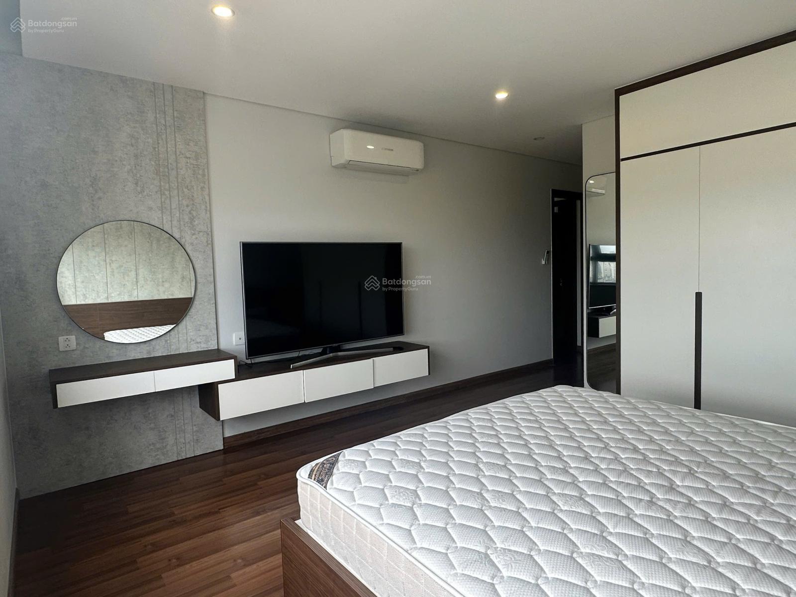 Bán gấp căn hộ chung cư 3pn full đồ bên ngoại giao đoàn toà NO1T4