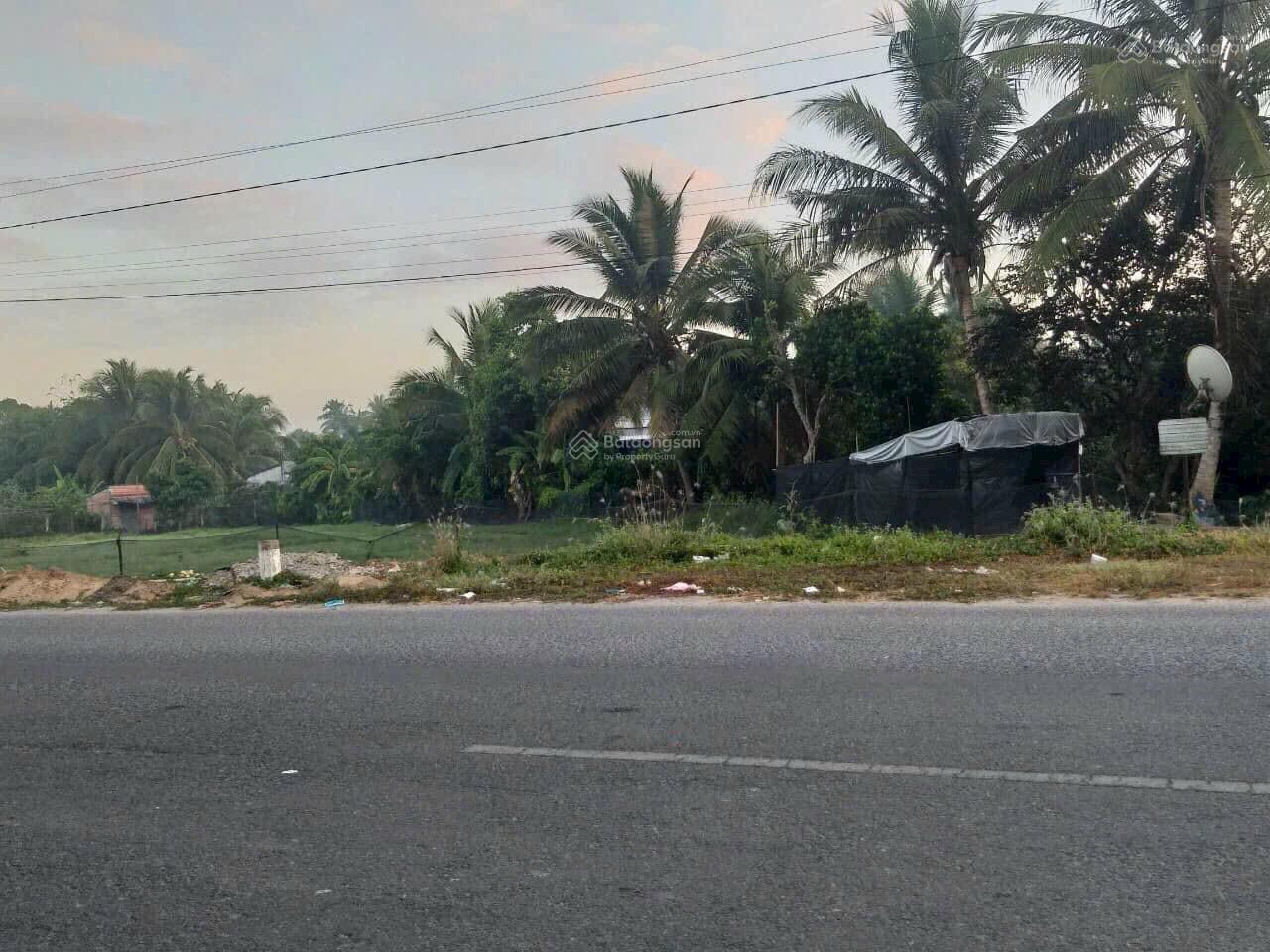 Đất Chính Chủ Trung Tâm Huyện Chợ Lách - Bên Tre , DT 951m2 , Giá 6tỷ5 Thương Lượng