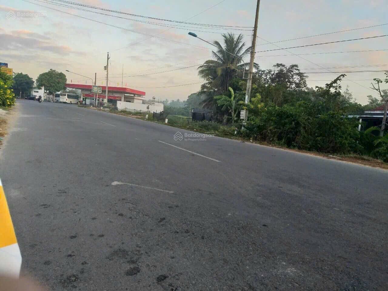 Đất Chính Chủ Trung Tâm Huyện Chợ Lách - Bên Tre , DT 951m2 , Giá 6tỷ5 Thương Lượng