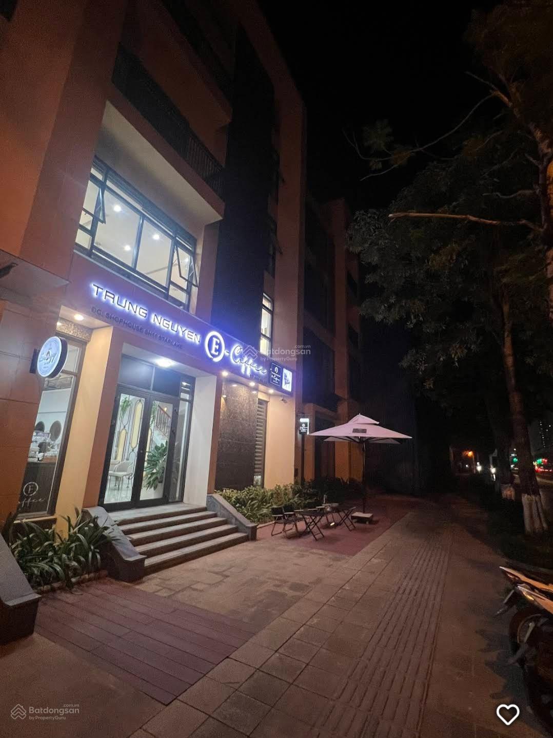 Cho thuê văn phòng 100m2, mặt tiền đường Xuân Tảo, Nguyễn Văn Huyên kéo dài, để xe oto thoải mái