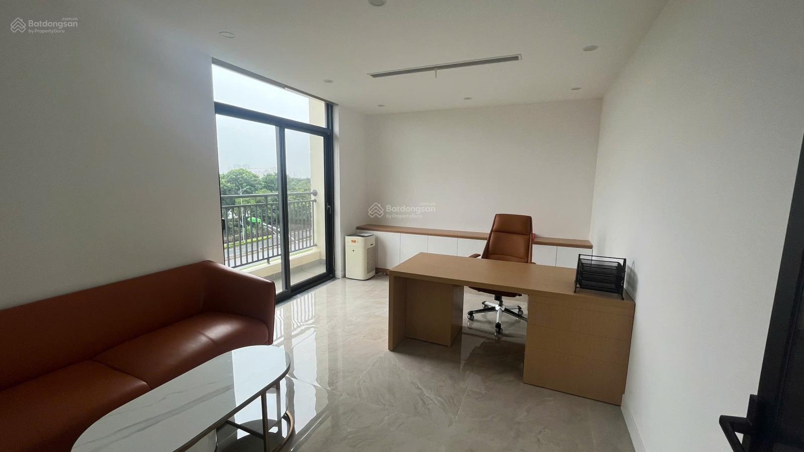 Cho thuê văn phòng 100m2, mặt tiền đường Xuân Tảo, Nguyễn Văn Huyên kéo dài, để xe oto thoải mái