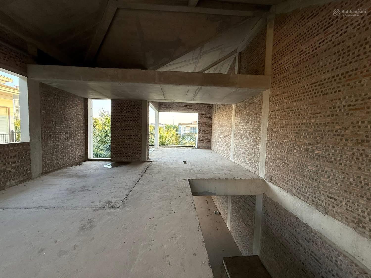 Cần bán gấp biệt thự đảo 300m2 Ecopark lấy tiền làm ăn liên hệ giá tốt