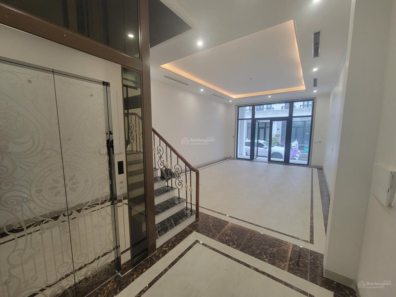 Tôi cần cho thuê gấp liền kề tại đường Tân Mai 110m2 x 5 tầng có thang máy