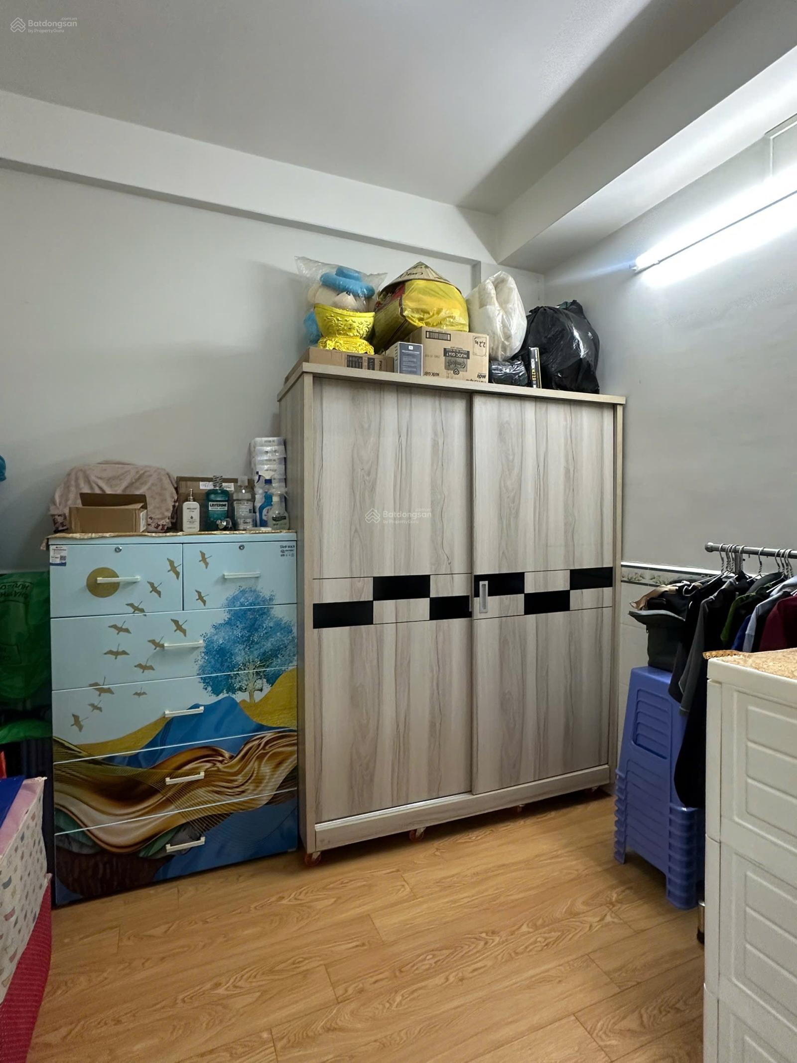 Bán căn hộ Hưng Phú 48m2, 2 phòng ngủ, tầng 2, thang máy, sàn lót gỗ, Đông Nam