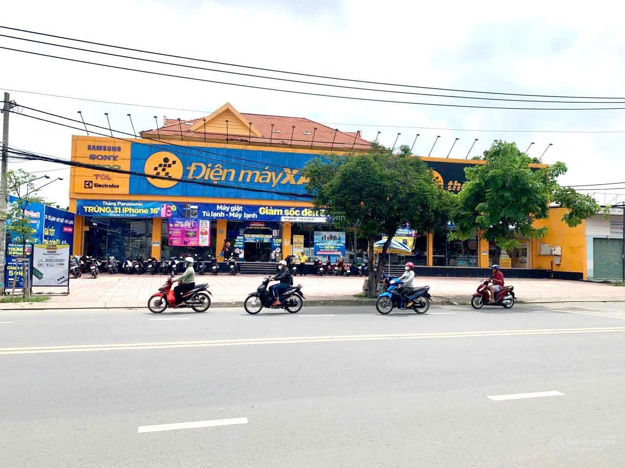 Bán nhà MT Phạm Văn Đồng ngay lối vào sân bay Tân Sơn Nhất, 11x50m, 3 Lầu. QHXD 2 Hầm + 12 Tầng Bán nhà MT Phạm Văn Đồng ngay lối vào sân bay Tân Sơn Nhất, 11x50m, 3 Lầu. QHXD 2 Hầm + 12 Tầng