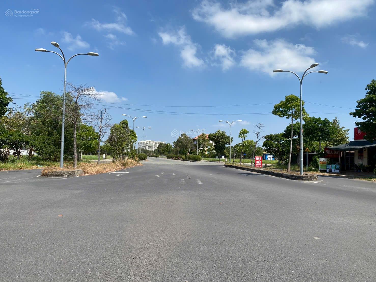 12x24m giá 53tr/m2 MT đường Nguyễn Lương Bằng 40m kdc Vạn Phát Hưng N.Bè