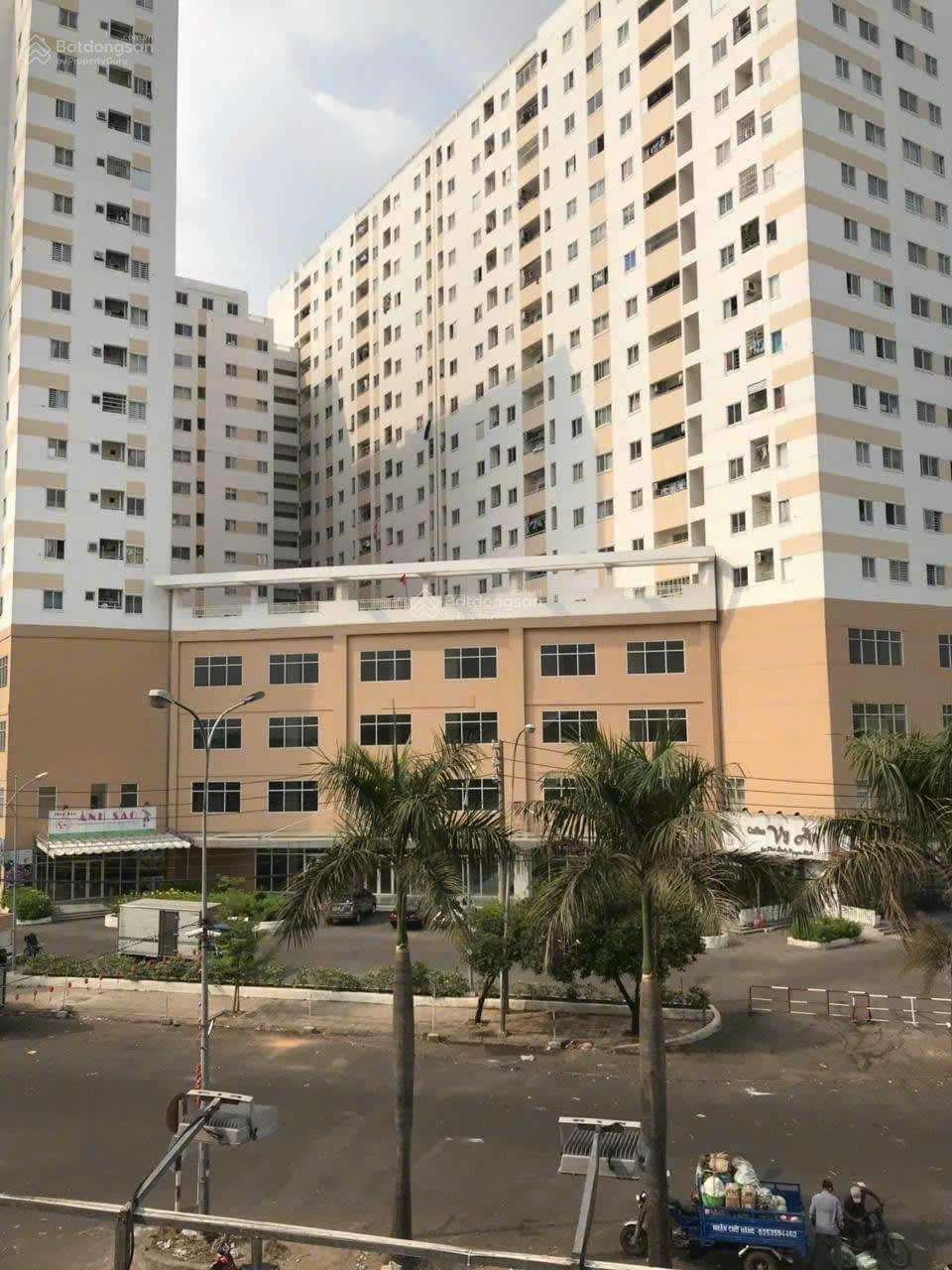 Bán căn hộ tại Cao ốc đầu tiên Hóc Môn 65m2 với 2pn2wc giá 1.5 tỷ nhận nhà ngay