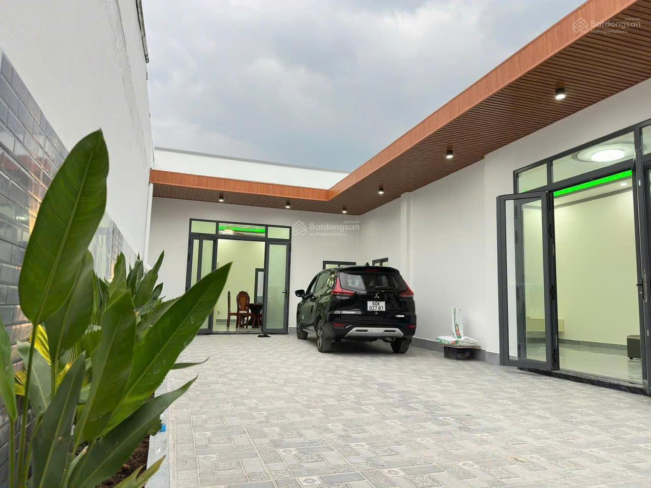 Bán nhà đẹp sân vườn sổ riêng thổ cư 10x24m,  chỉ 5,95 tỷ