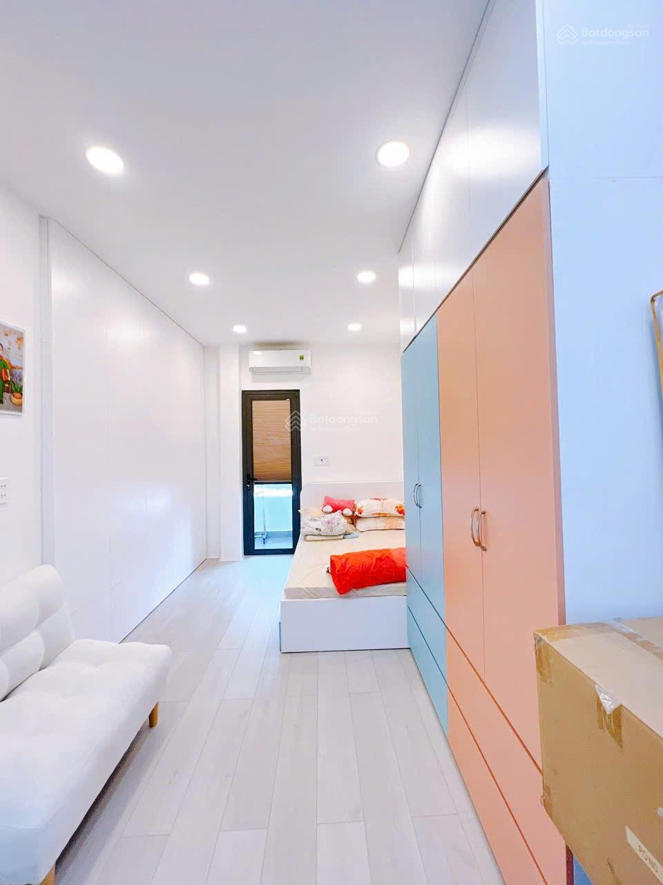 Bán nhà đẹp 3 tầng khu dân cư. Xe hơi đỗ cửa. Tiện kinh doanh như spa...