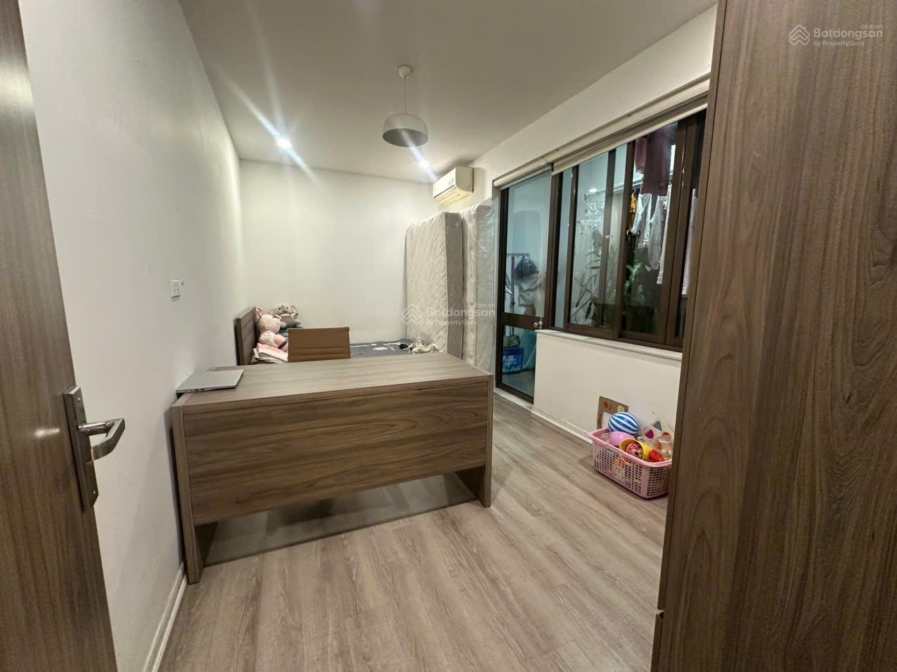 Tôi bán căn hộ tòa M3 - M4, Nguyễn Chí Thanh 126m2, 3 phòng ngủ, BC Đông Nam