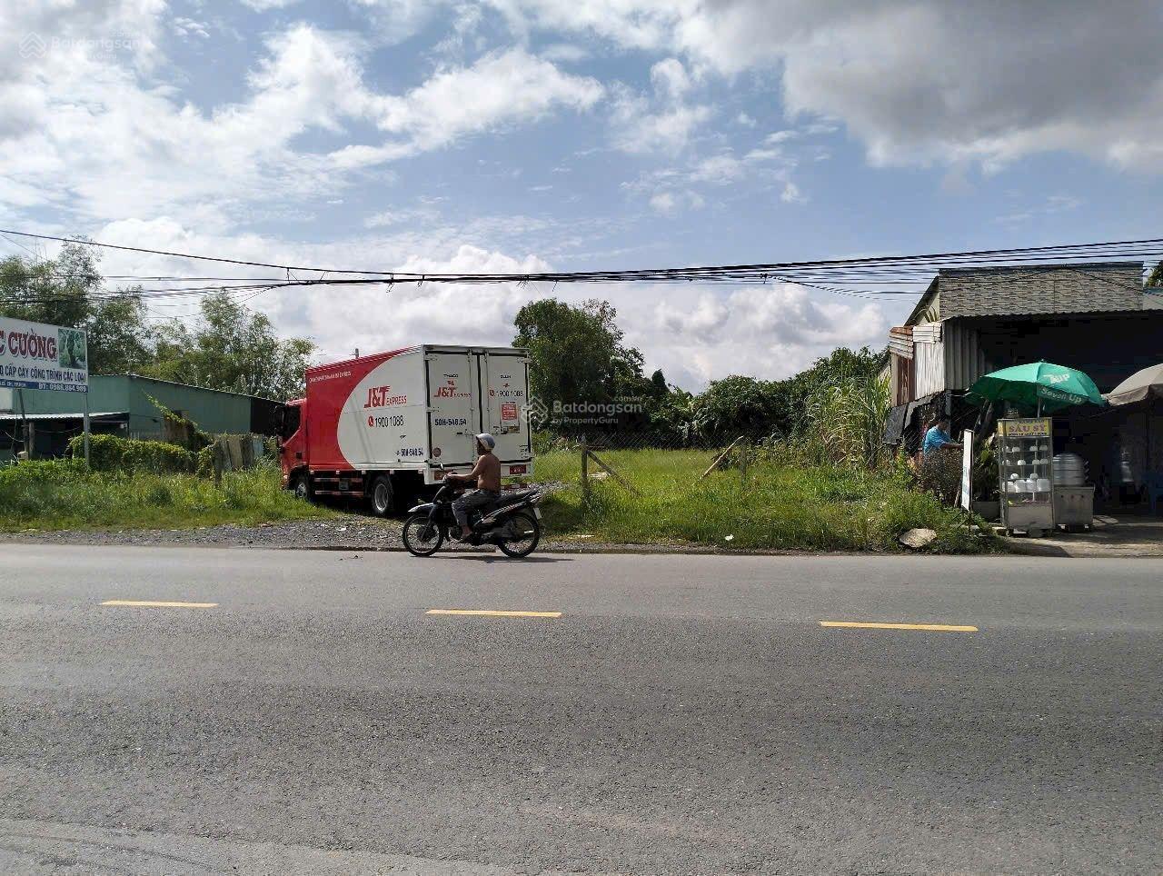 Bán đất mặt tiền đường Tỉnh lộ 8 Xã Tân An Hội, ngang 19,5m x 50m có 150m2 thổ, giá chỉ 11 tỷ