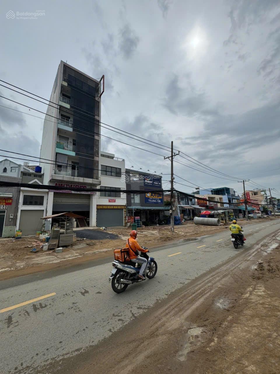 Siêu rẻ - Góc 2 Mặt tiền Nguyễn Thị Định - 23x40m (Full thổ cư) -XD Hầm 8 tầng - Giá 87 tỷ