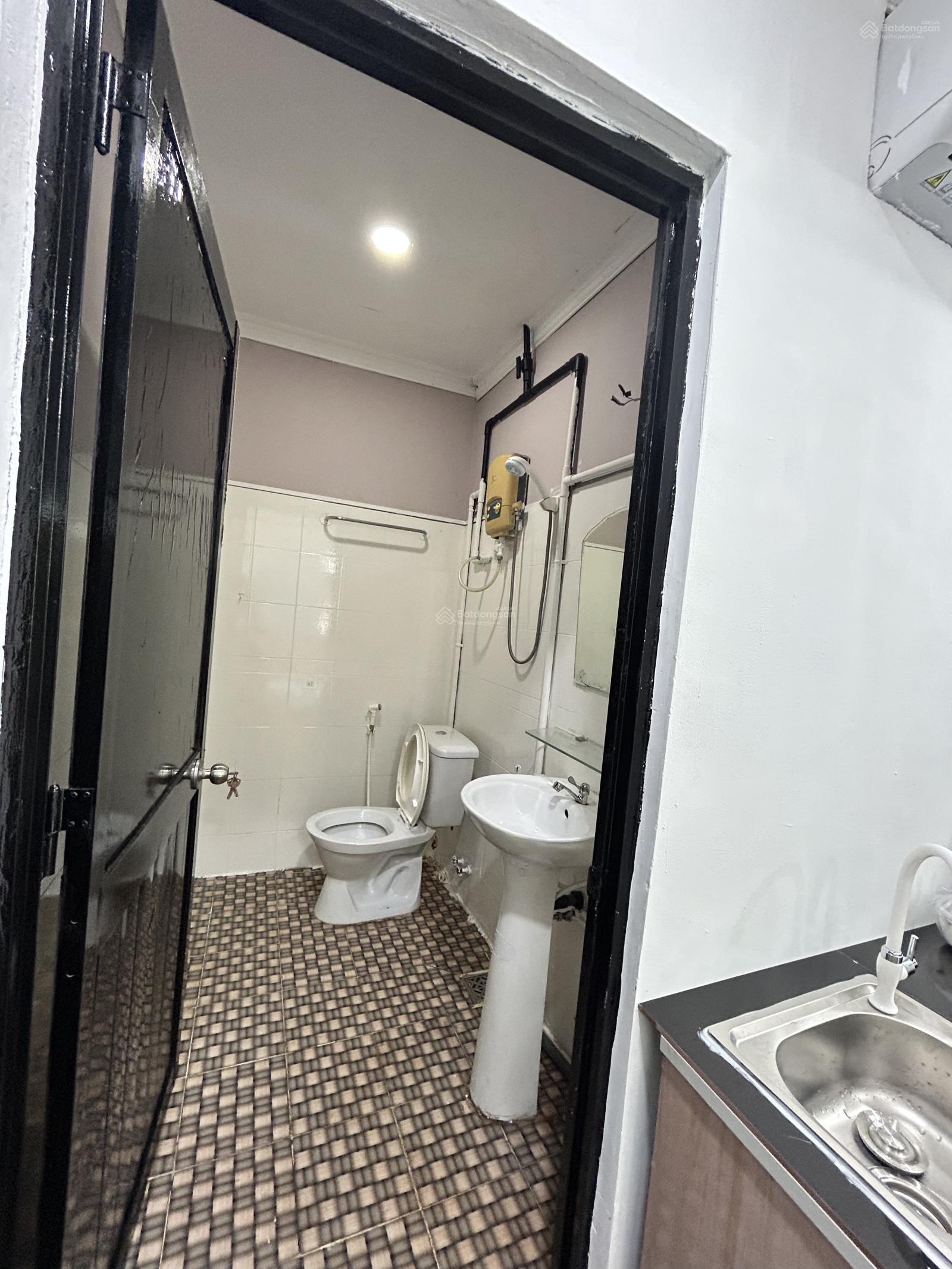 Phòng cửa sổ lớn mặt tiền bờ kè hoàng sa Phòng cửa sổ lớn mặt tiền bờ kè hoàng sa