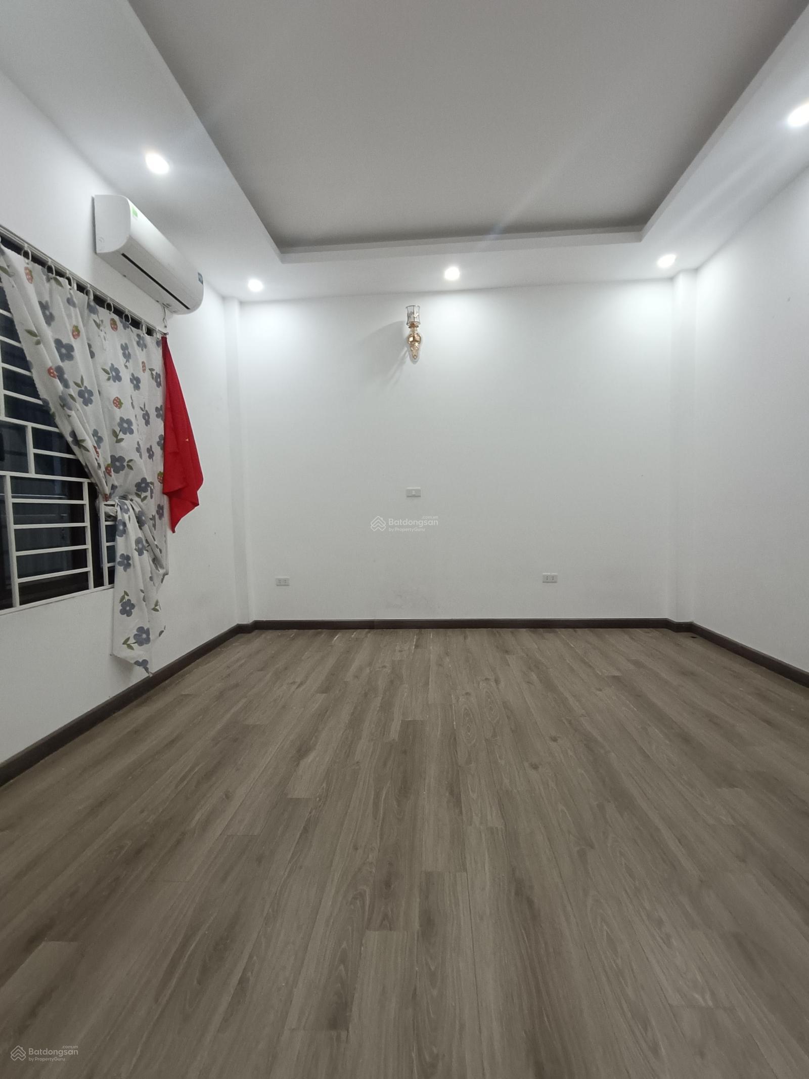 Rẻ nhất Mễ Trì chỉ hơn 7Tỉ bán nhà 5 tầng 36M2 - 5M ra ô tô - dân xây chắc chắn - tặng nội thất.