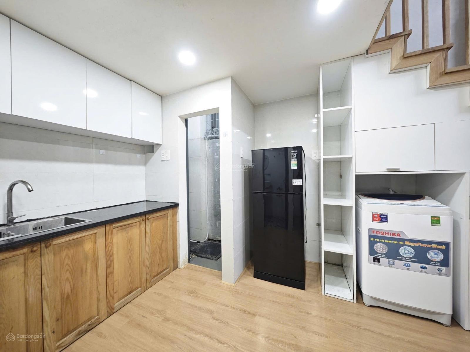 / CHDV có BAN CÔNG - GÁC và NỘI THẤT ĐẦY ĐỦ vừa khai trương trống 1 phòng đợi khách yêu