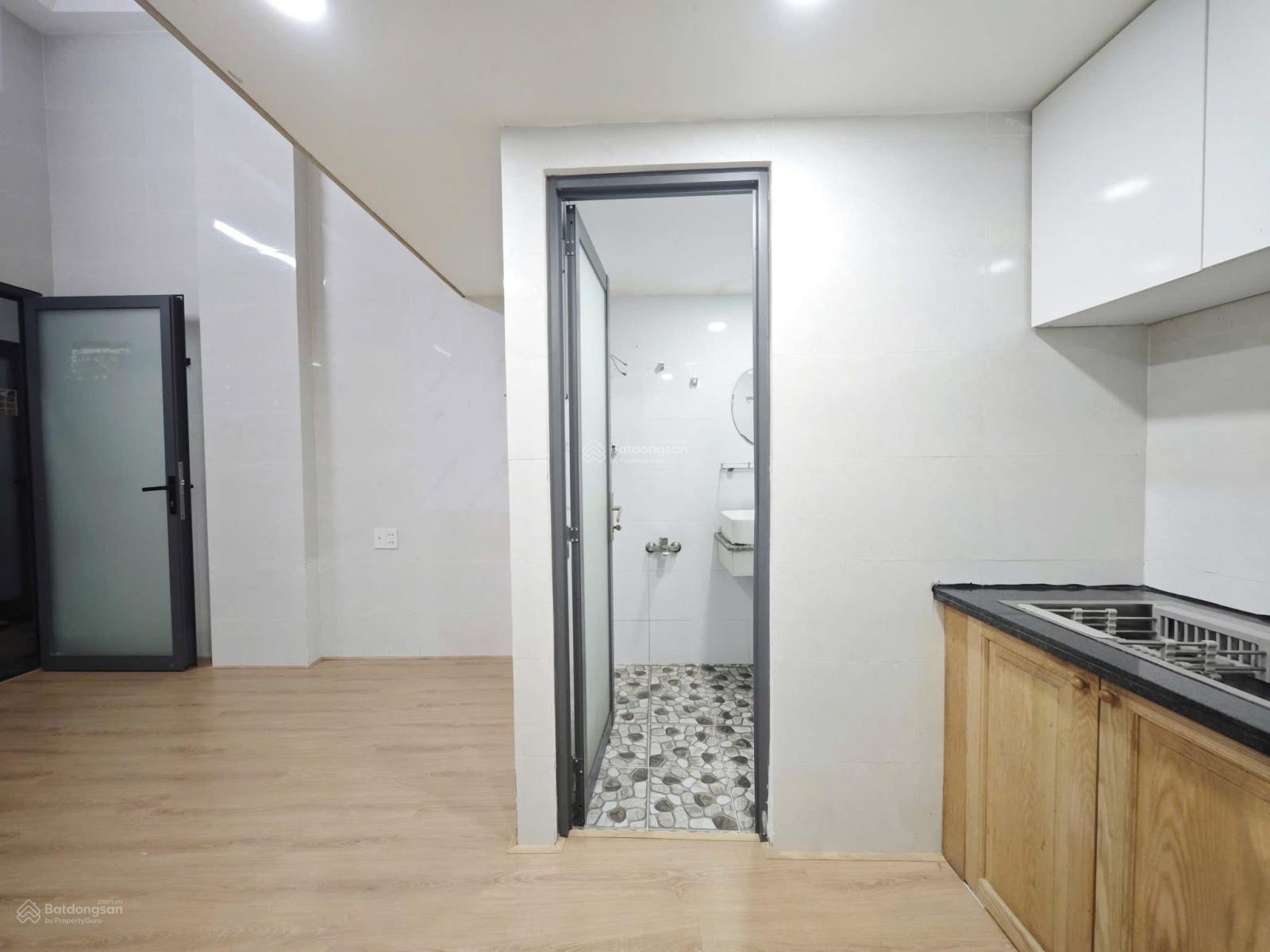 / CHDV có BAN CÔNG - GÁC và NỘI THẤT ĐẦY ĐỦ vừa khai trương trống 1 phòng đợi khách yêu