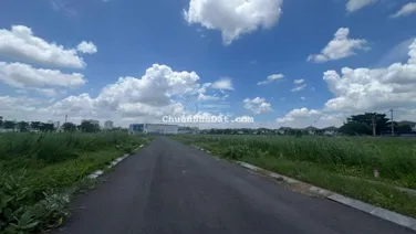 Bán đất Tái Định cư KĐT Vạn Phúc City, 12 tỷ, 105m2, mặt tiền 40m, ngõ rộng 20m, pháp lý chờ sổ