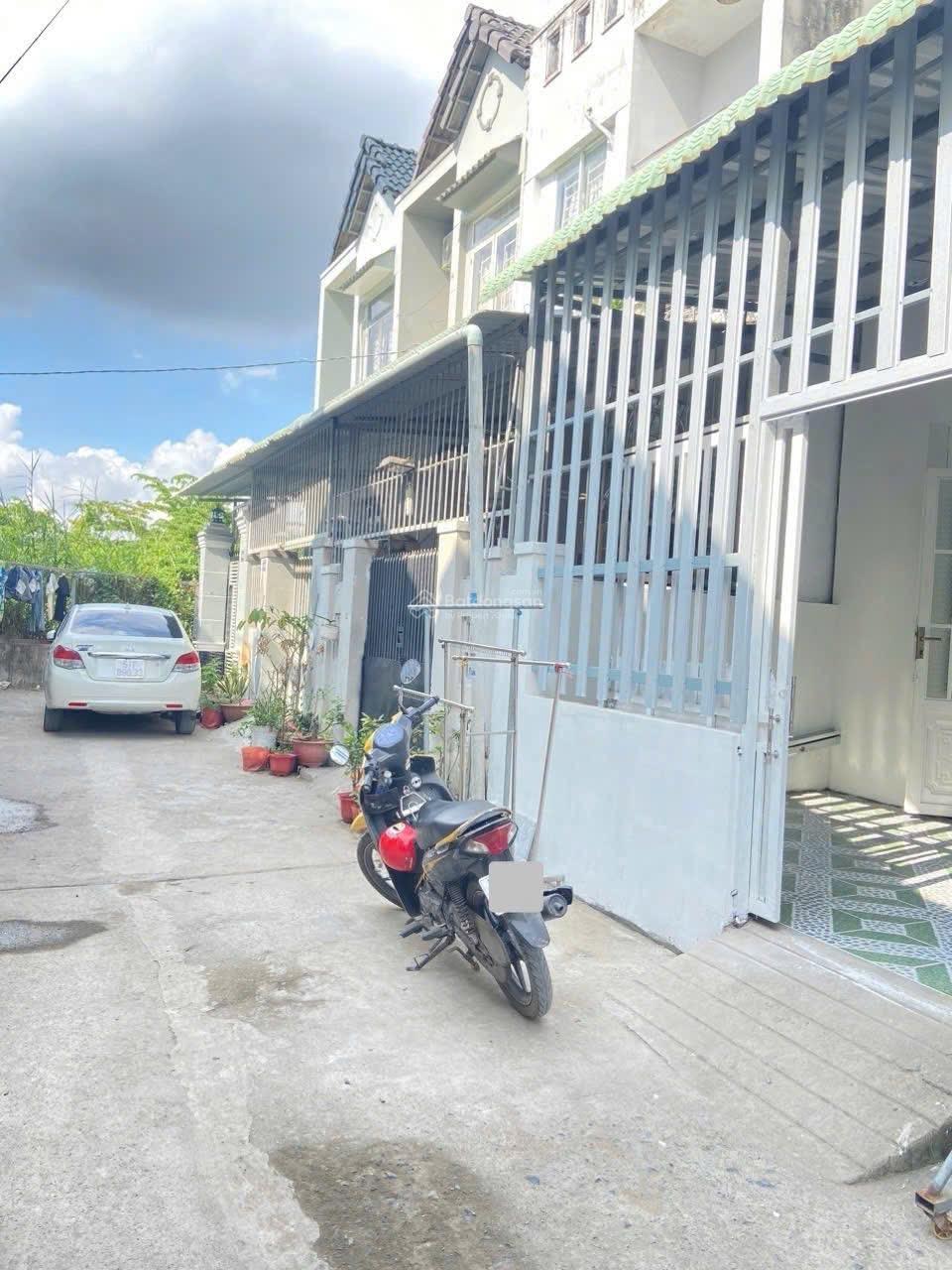 NHÀ 1 LỬNG GẦN CHỢ HƯNG LONG DỌN VÀO Ở NGAY. DT: 4x12.5 (50m).