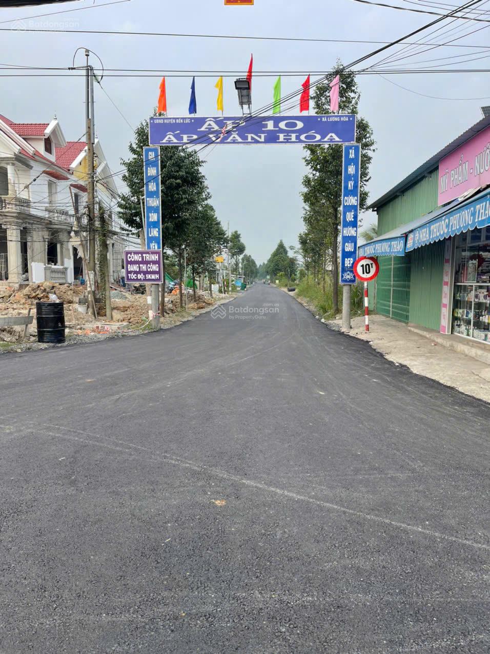 Chủ cần bán đất có sẵn kho. 1600m2 tại ấp 10 Lương Hòa, Bến Lức, Long An