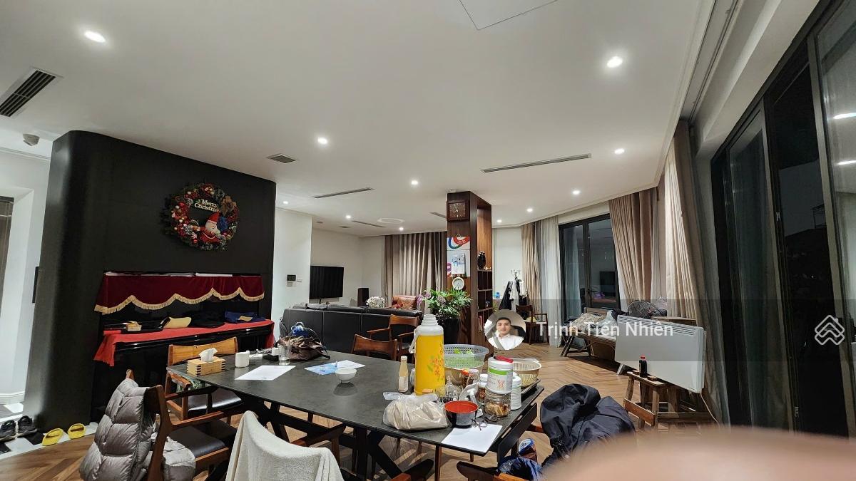 Bán nhà lô góc phố Nguyễn Ngọc Vũ - Lê Văn Lương 75m2 hai bên vỉa hè rộng