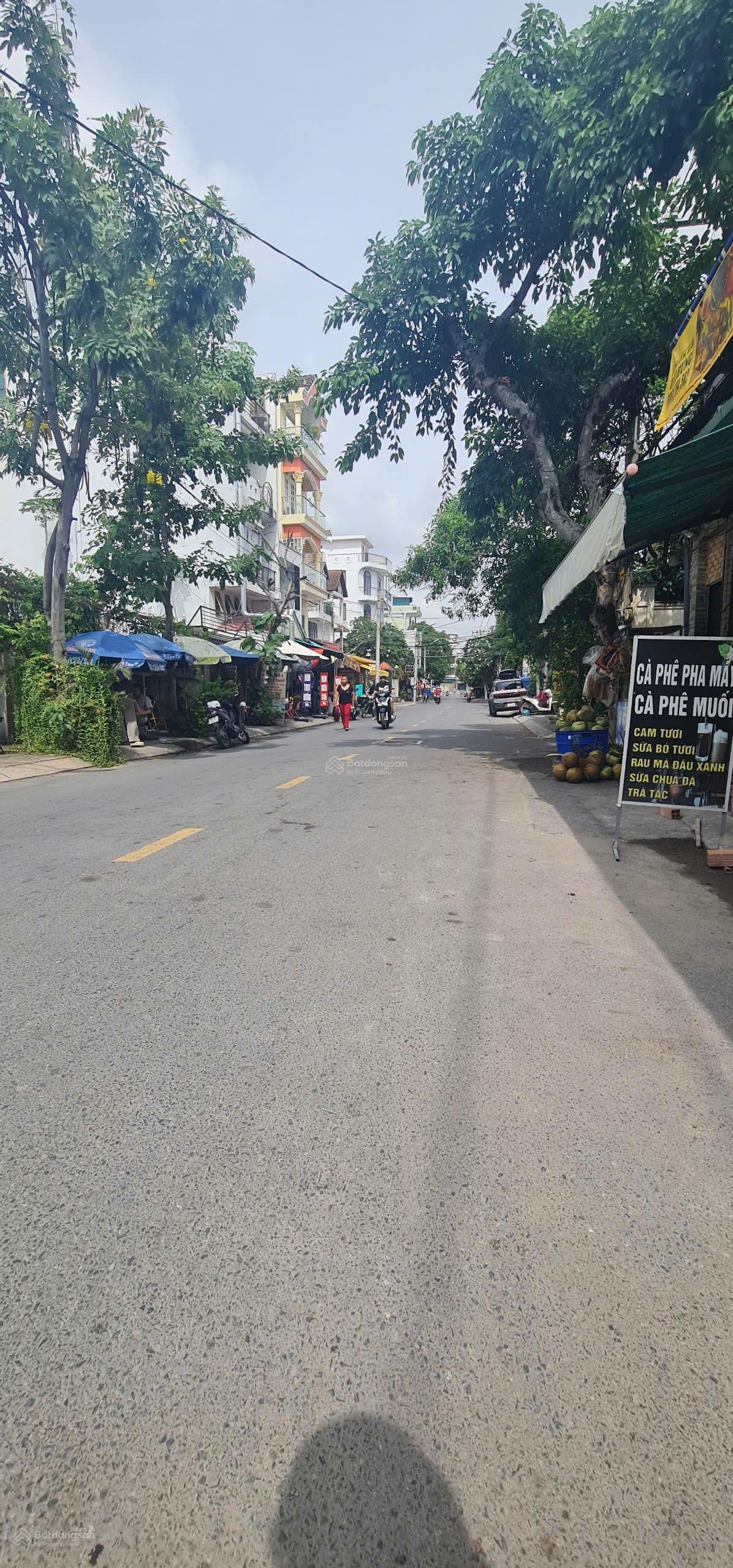 Lô đất hiếm 2MT HXT Dương Quảng Hàm, GV. 4x16m CN 62m2. GPXD: Hầm lửng 4 lầu MCCT giá: 8.9 tỷ TL