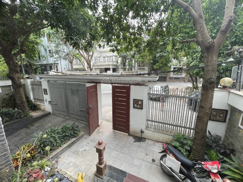 Bán căn biệt thự Vườn Đào ở khu D5 tuyệt đẹp, gara để 3 ô tô, view nhìn ra vườn hoa, gần lotte Bán căn biệt thự Vườn Đào ở khu D5 tuyệt đẹp, gara để 3 ô tô, view nhìn ra vườn hoa, gần lotte