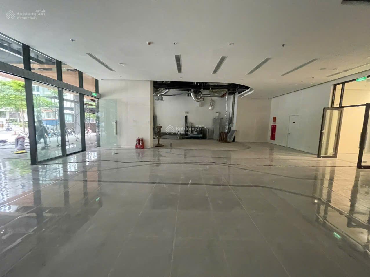 BQL cho thuê VP tại Rox Tower Hồ Tùng Mậu, DT linh hoạt 100,200,300,1000m2. Giá thuê từ 200k/m2/th BQL cho thuê VP tại Rox Tower Hồ Tùng Mậu, DT linh hoạt 100,200,300,1000m2. Giá thuê từ 200k/m2/th