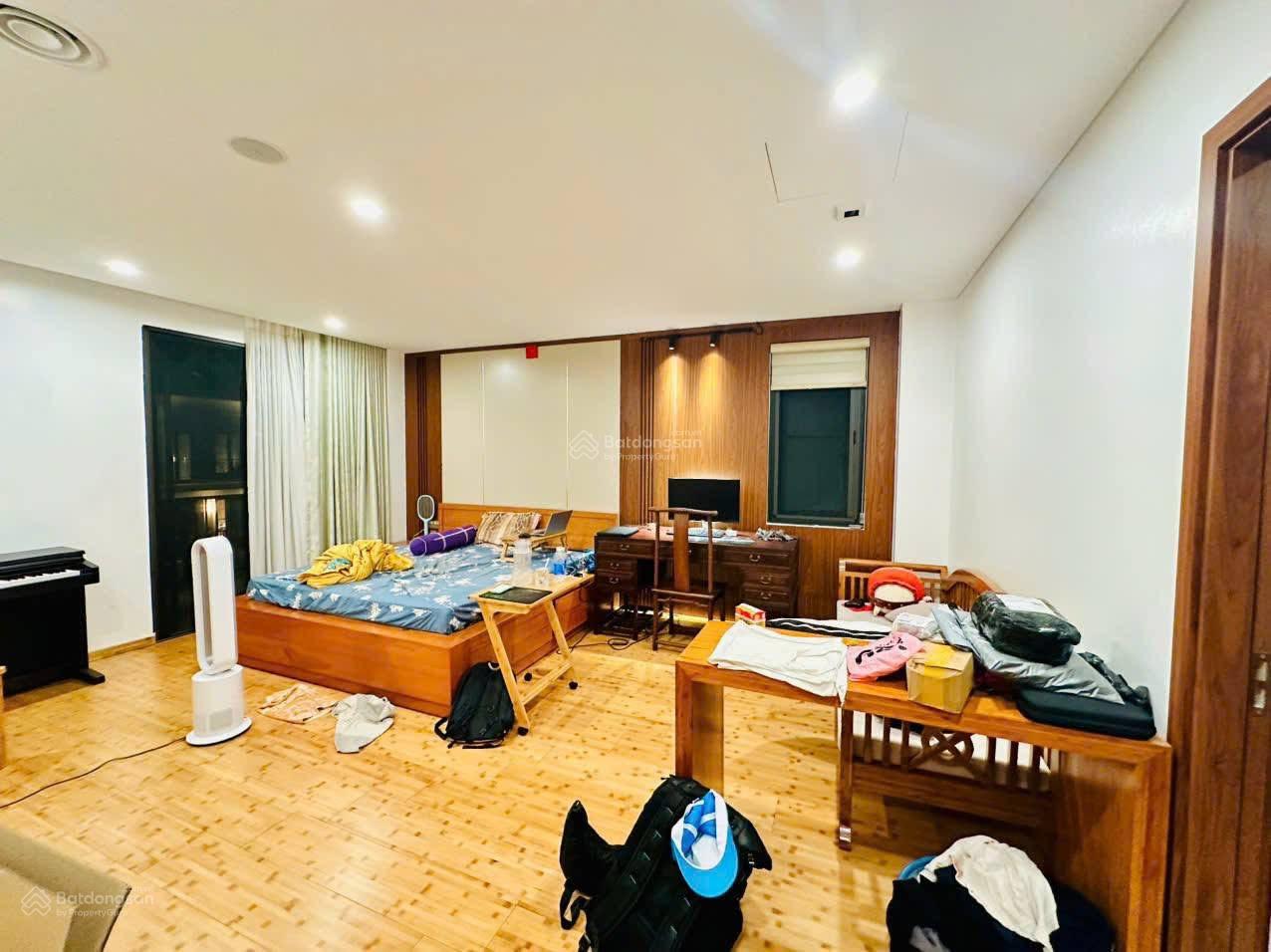 Gía tốt! Hoàng Quốc Việt, ngõ rộng 3m, sát phố, kinh doanh, ngõ thông thoáng, 39m2*5T
