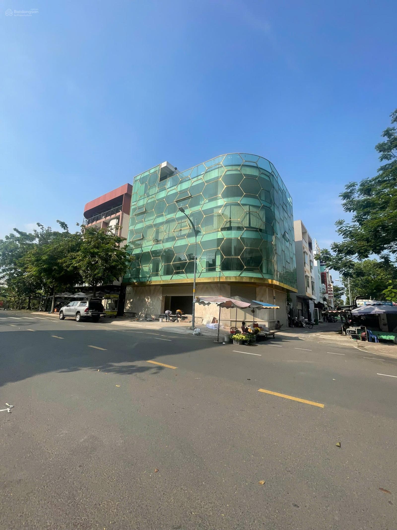 ĐẤT VÀNG GÓC 2 MẶT TIỀN NGAY TRẦN NÃO - 11x15m, XD Hầm 6 Tầng MĐ 92% - 30 tỷ