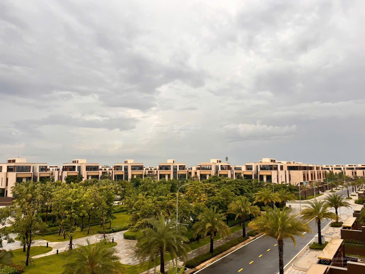 Cực Hiếm! Bán Dinh Thự đẹp tại The Rivus Elie Saab. Giá bán 195 tỷ, Với 560 m2 +Tầm View tuyệt đẹp.