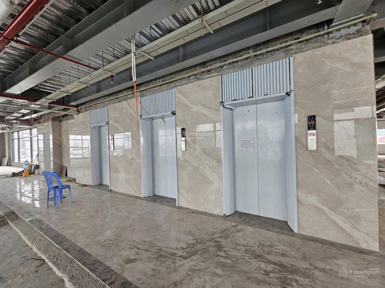 Cho thuê tòa nhà mặt đường Trường Chinh TP Hà Nội: Diện tích 560 m² x 9 tầng nổi và 3 tầng hầm