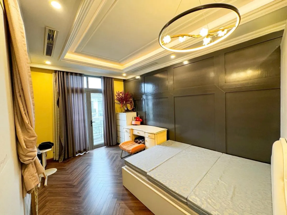 Bán biệt thự đơn lập Vinhomes Riverside Long Biên, Hà Nội: 414m2, nội thất siêu đẹp. 139 tỷ TL